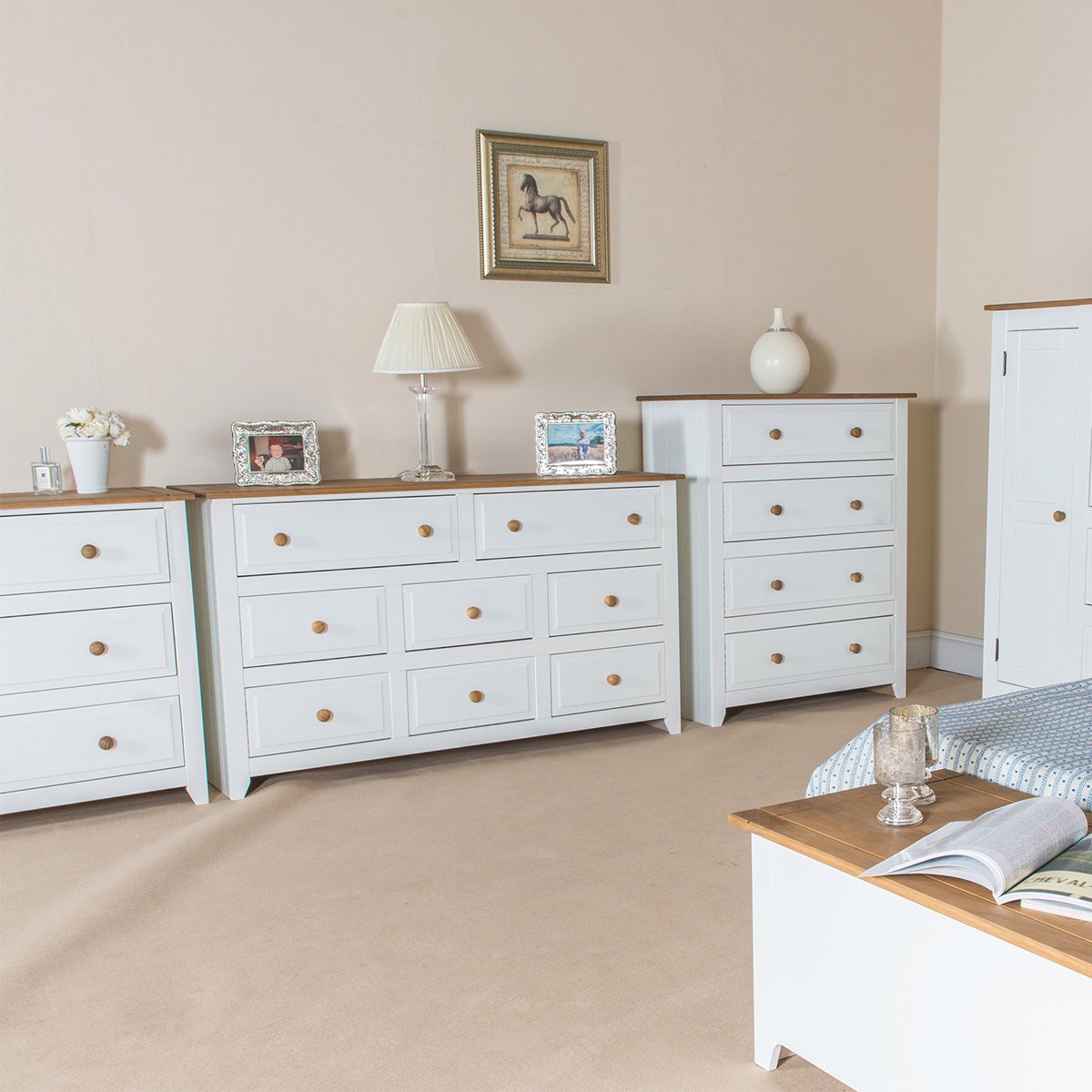 Cômoda Capri 8 Gavetas Madeira Maciça e MDF Pense Dentro da Caixa Branco