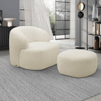 Conjunto Poltrona Base Fixa e Puff Decorativo Charlote Sala de Estar Bouclê Bege G88 Gran Belo
