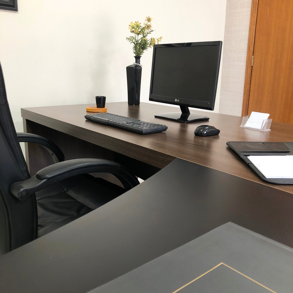 Escrivaninha Mesa Escritório Diretor em L Tamburato 200cm Charuto e Preto Artany